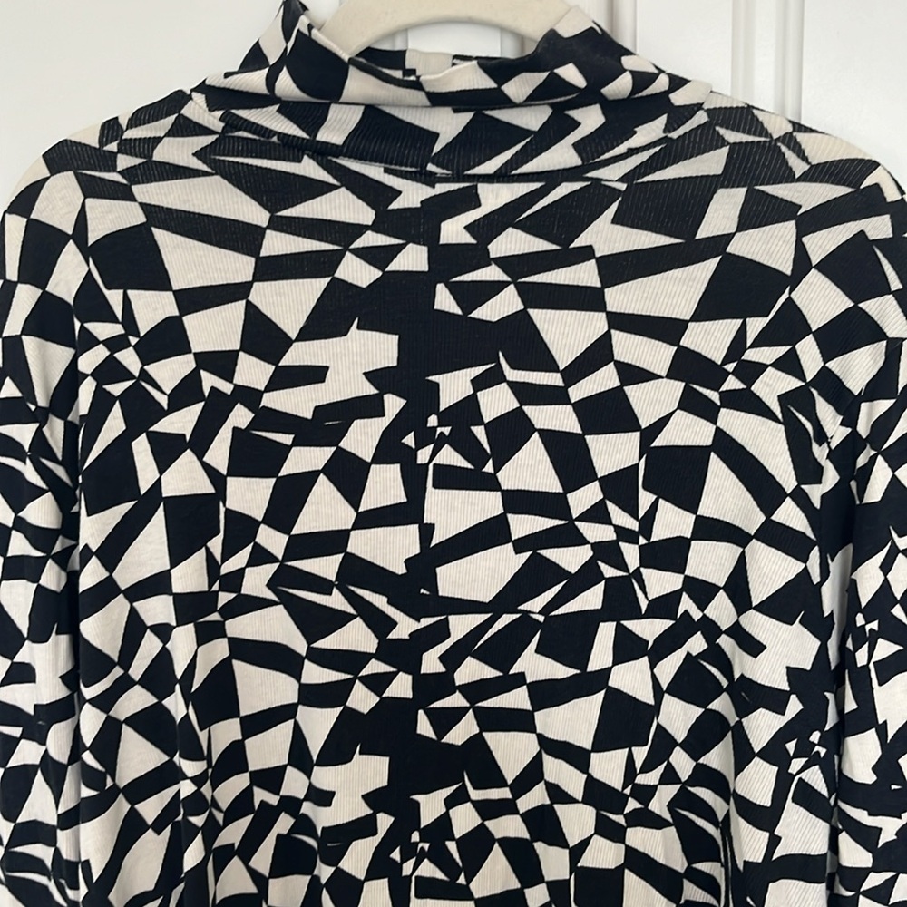 AVA + VIV Geometric Print Mock Turtleneck